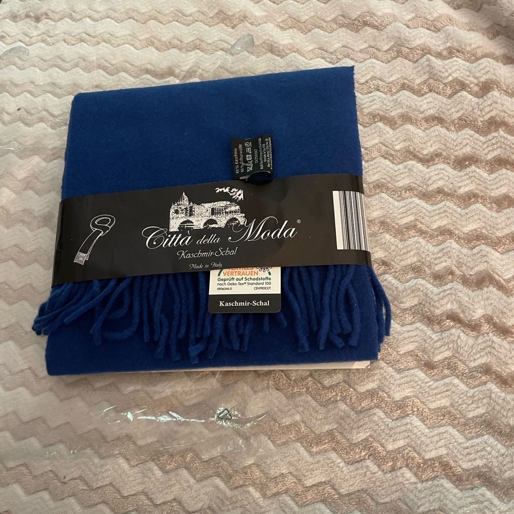 Nwt citta della Moda scarf
